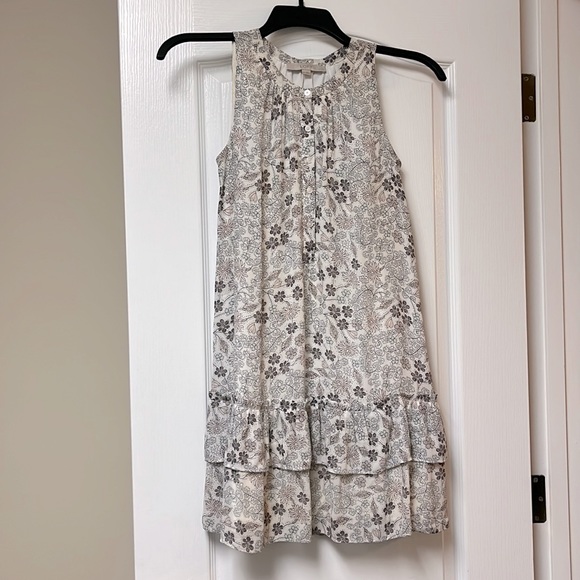 LOFT Dresses & Skirts - LOFT cream colored dress with pink, mint, and grey/navy floral pattern.